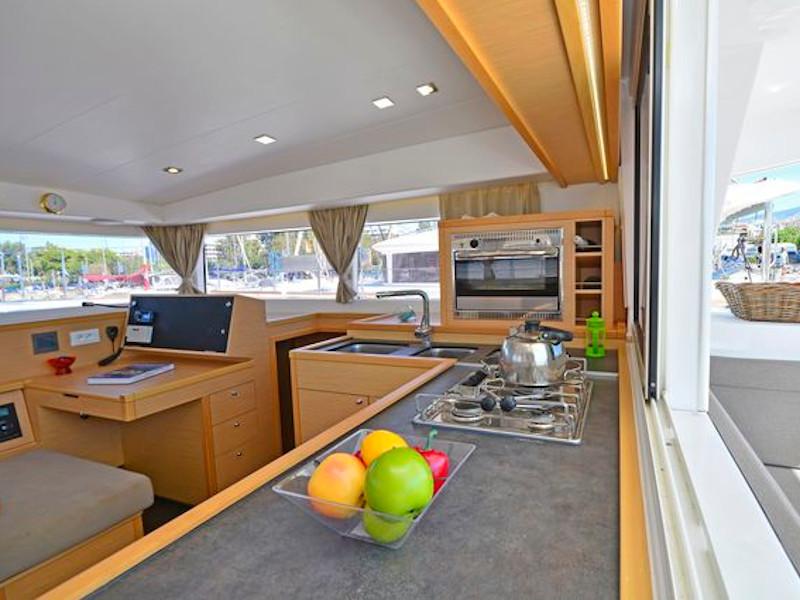 Book yachts online - catamaran - Lagoon 400S2 - GETAWAY - rent