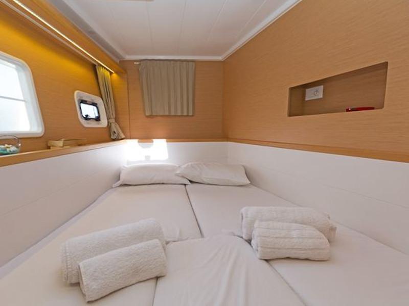 Book yachts online - catamaran - Lagoon 400S2 - GETAWAY - rent