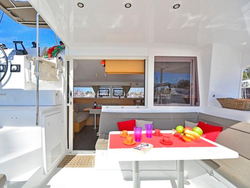 Book yachts online - catamaran - Lagoon 400S2 - GETAWAY - rent