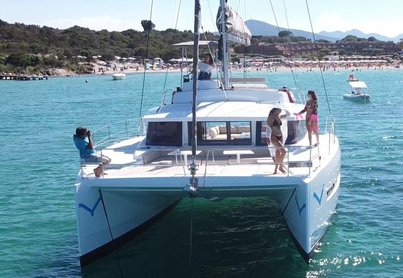 Book yachts online - catamaran - Bali 4.3 - Hogwarts - rent