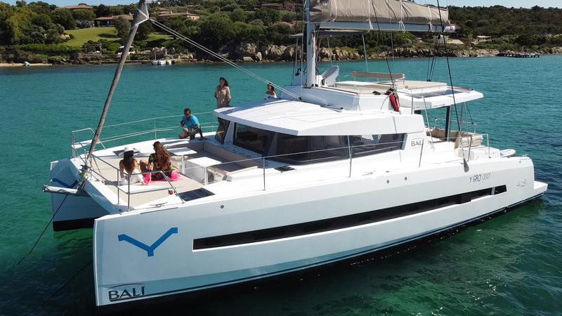 Book yachts online - catamaran - Bali 4.3 - Hogwarts - rent