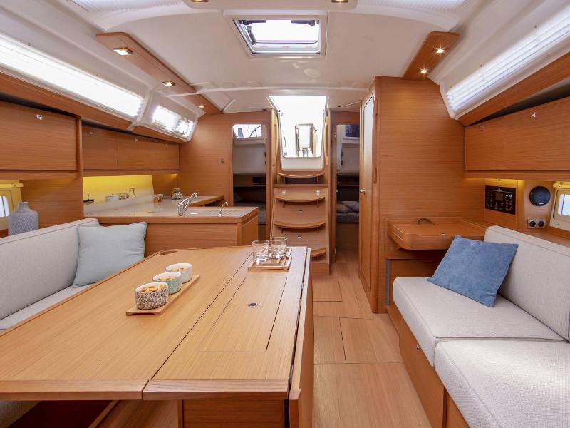 Book yachts online - sailboat - Dufour 390 Grand Large - Nagini - rent