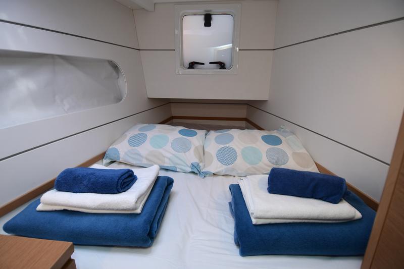 Book yachts online - catamaran - Excess 12 - Silver Kiss - rent