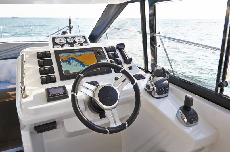 Book yachts online - motorboat - Leader 40 - 843 MA - rent