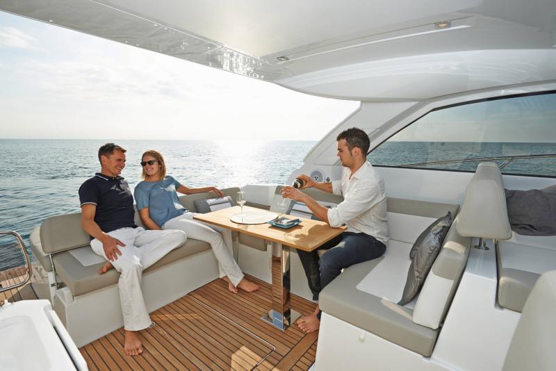 Book yachts online - motorboat - Leader 40 - 843 MA - rent