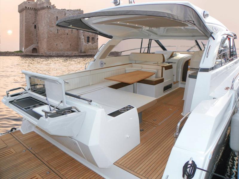 Book yachts online - motorboat - Leader 40 - 843 MA - rent