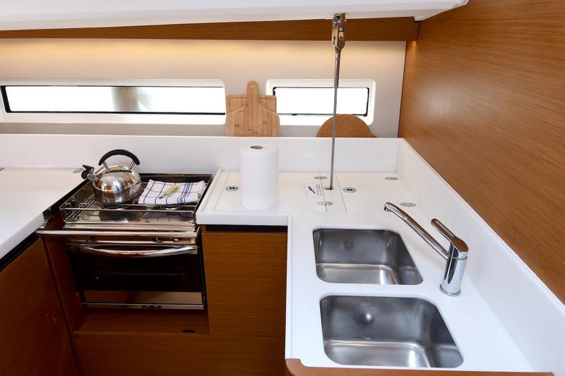 Book yachts online - sailboat - Sun Odyssey 440 - Tethys - rent