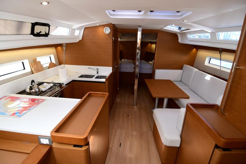 Book yachts online - sailboat - Sun Odyssey 440 - Tethys - rent