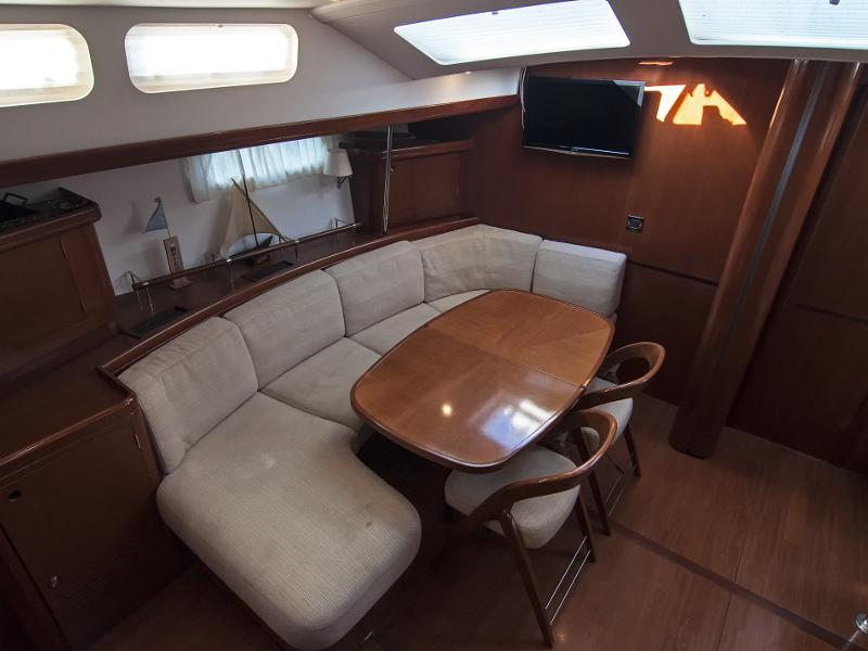 Book yachts online - sailboat - Beneteau 57 - Tajna - rent