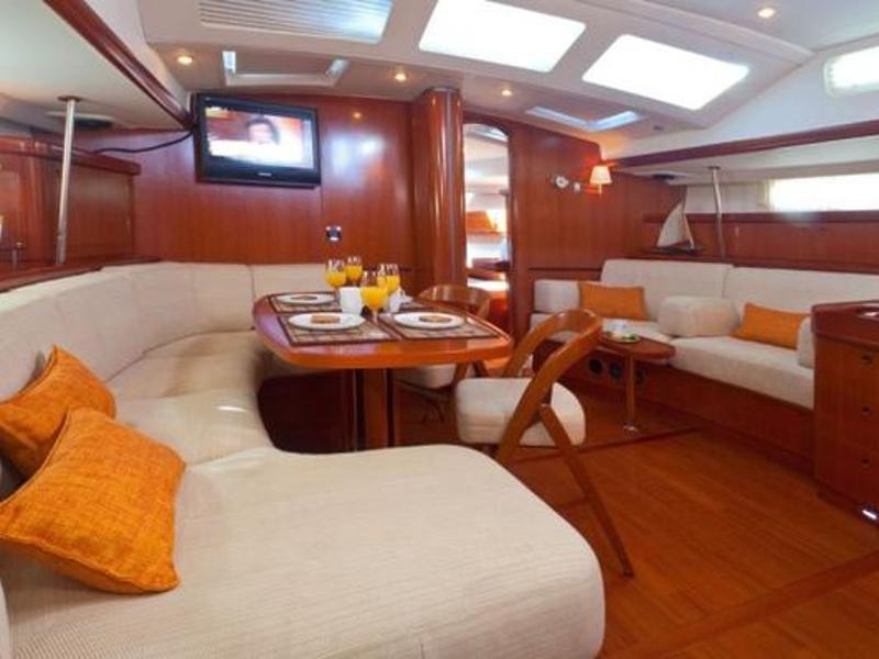 Book yachts online - sailboat - Beneteau 57 - Tajna - rent