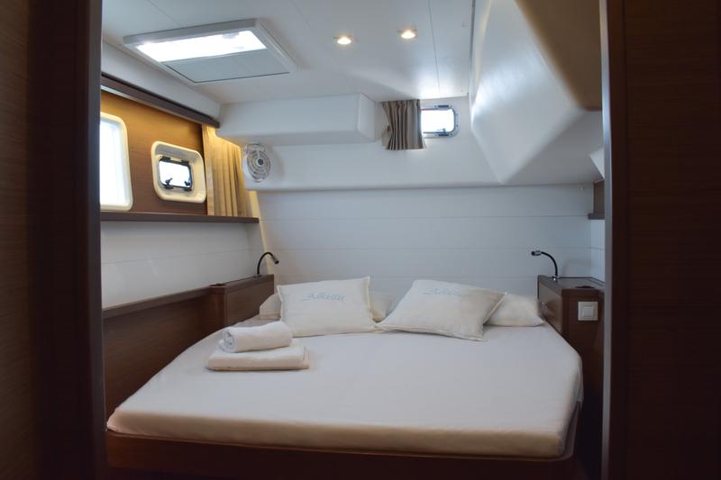 Book yachts online - catamaran - Lagoon 450  Flybridge - Alkistis - rent