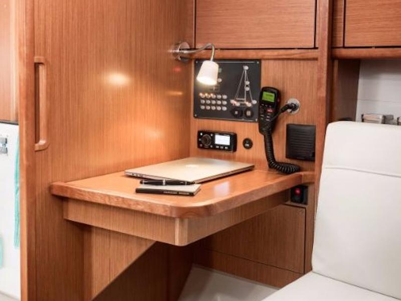 Book yachts online - sailboat - Bavaria Cruiser 34 - Baltazar - rent