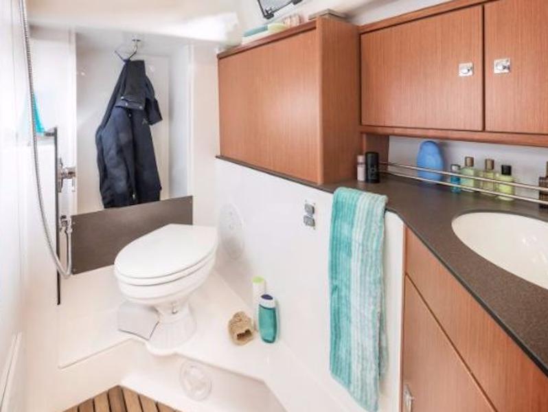 Book yachts online - sailboat - Bavaria Cruiser 34 - Baltazar - rent