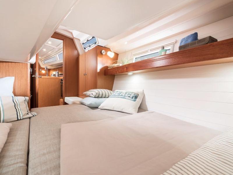 Book yachts online - sailboat - Bavaria Cruiser 34 - Baltazar - rent