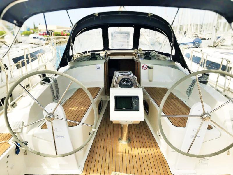 Book yachts online - sailboat - Bavaria Cruiser 37 - Levant - rent