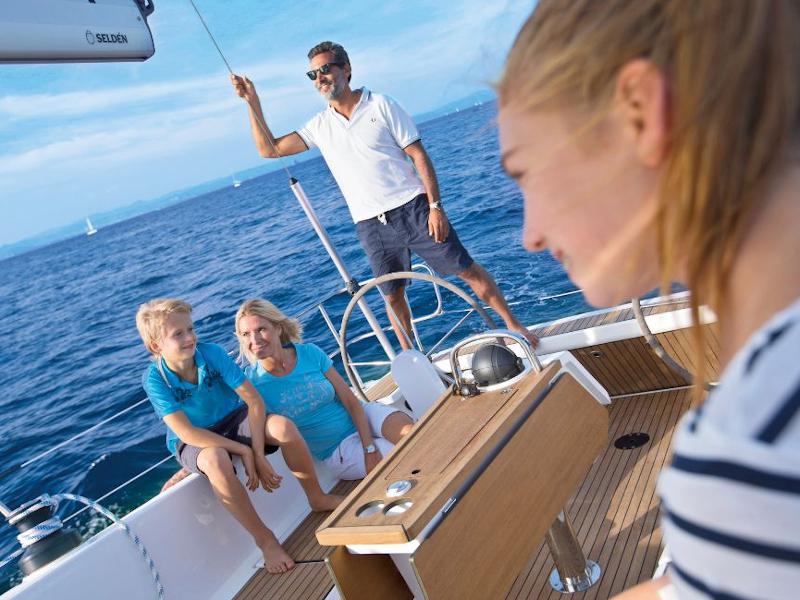 Book yachts online - sailboat - Bavaria Cruiser 41 - Pearl - rent
