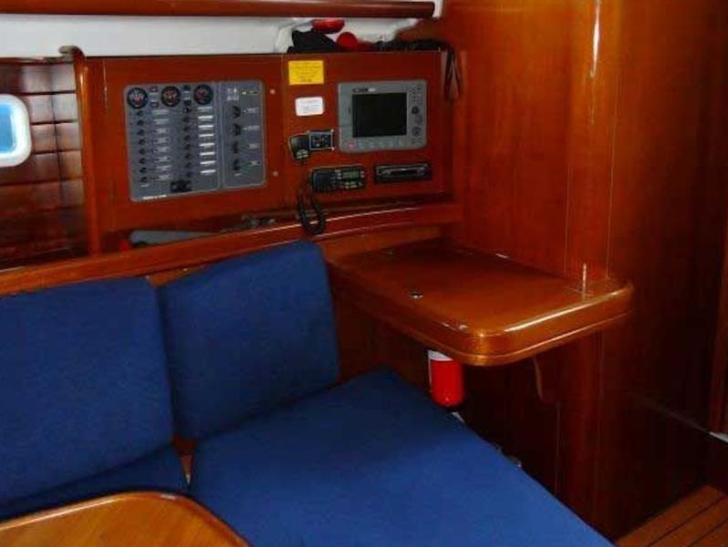 Book yachts online - sailboat - Oceanis 423 - Pločica - rent