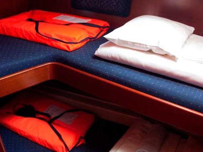 Book yachts online - sailboat - Oceanis 423 - Pločica - rent