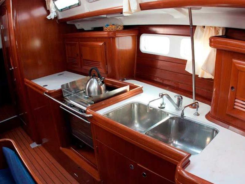 Book yachts online - sailboat - Oceanis 423 - Pločica - rent