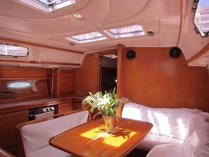 Book yachts online - sailboat - Bavaria 39 Cruiser - Anuschka - rent