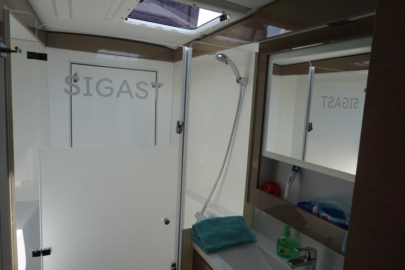 Book yachts online - catamaran - Lucia 40 - Sigast - rent