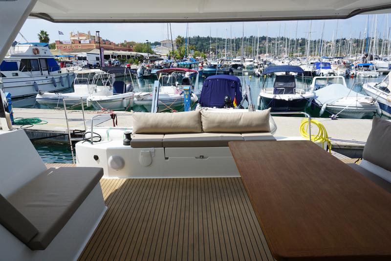 Book yachts online - catamaran - Lucia 40 - Sigast - rent