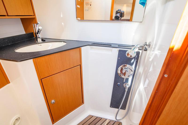 Book yachts online - sailboat - Bavaria 45 Cruiser - Fair Wind - rent