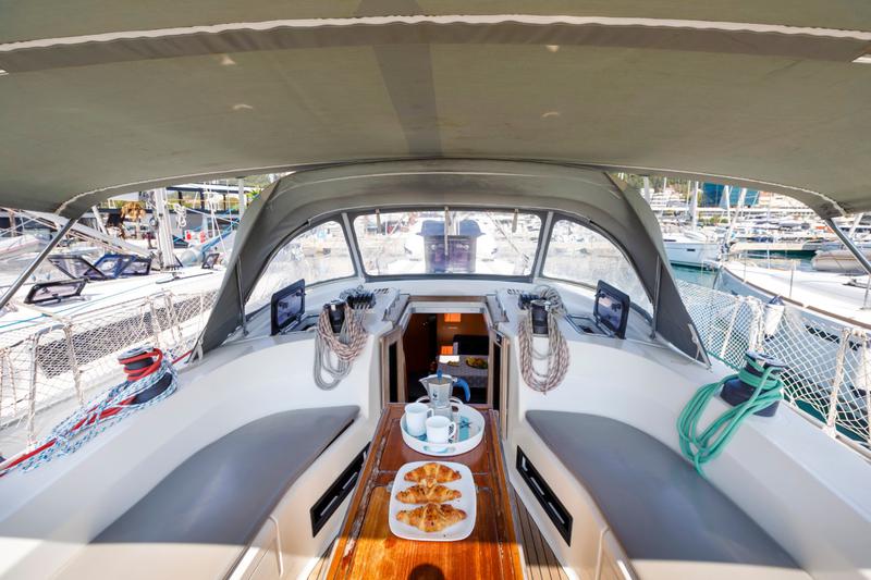 Book yachts online - sailboat - Bavaria 45 Cruiser - Fair Wind - rent