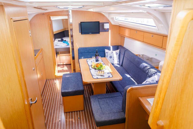 Book yachts online - sailboat - Bavaria 41 Cruiser - Morning Breeze - rent