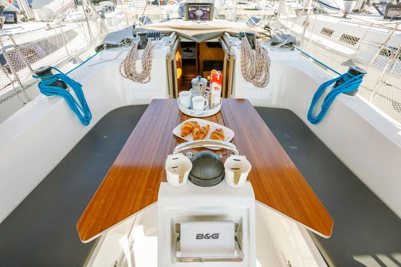 Book yachts online - sailboat - Bavaria 41 Cruiser - Morning Breeze - rent