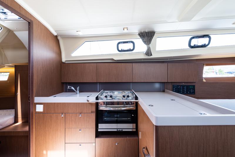 Book yachts online - sailboat - Oceanis 41.1 - Argyroula - Bow - Solar &amp; A/C - rent