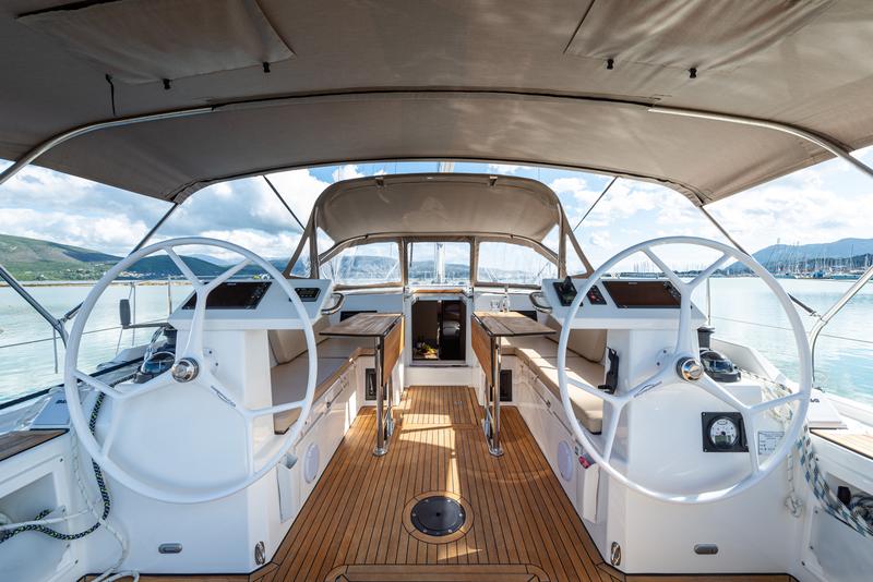 Book yachts online - sailboat - Bavaria C45 - Barbagiannis - Bow &amp; Solar - rent