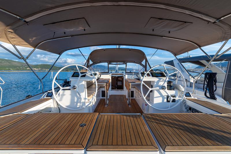 Book yachts online - sailboat - Bavaria C45 - Barbagiannis - Bow &amp; Solar - rent
