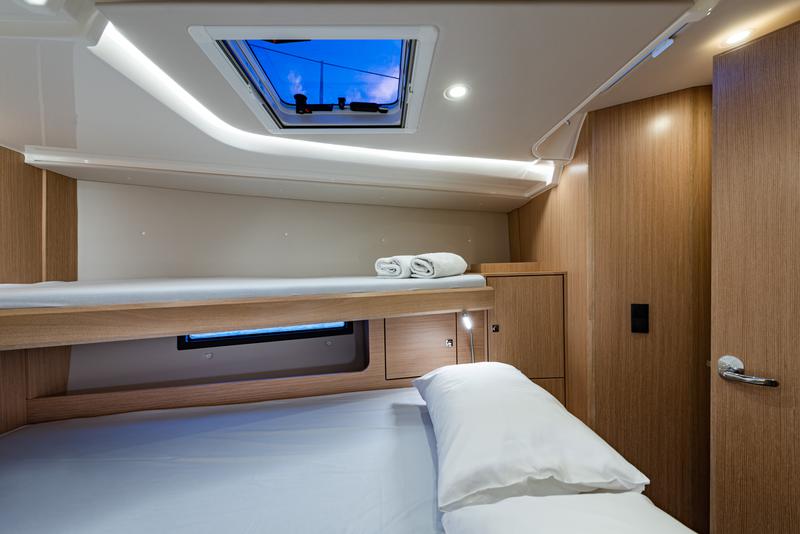 Book yachts online - sailboat - Bavaria C45 - Barbagiannis - Bow &amp; Solar - rent