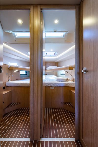 Book yachts online - sailboat - Bavaria C45 - Barbagiannis - Bow &amp; Solar - rent