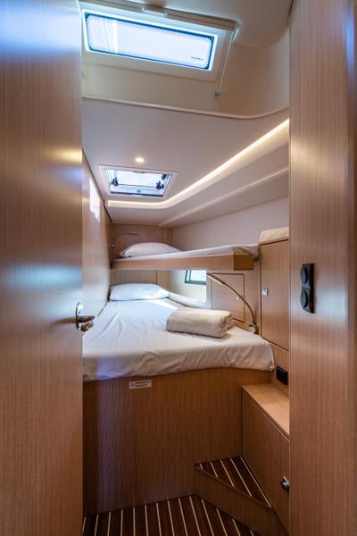 Book yachts online - sailboat - Bavaria C45 - Barbagiannis - Bow &amp; Solar - rent