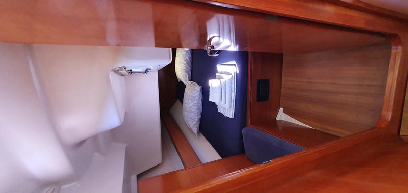 Book yachts online - sailboat - Salona 44 - Samoa, New regatta sails - rent