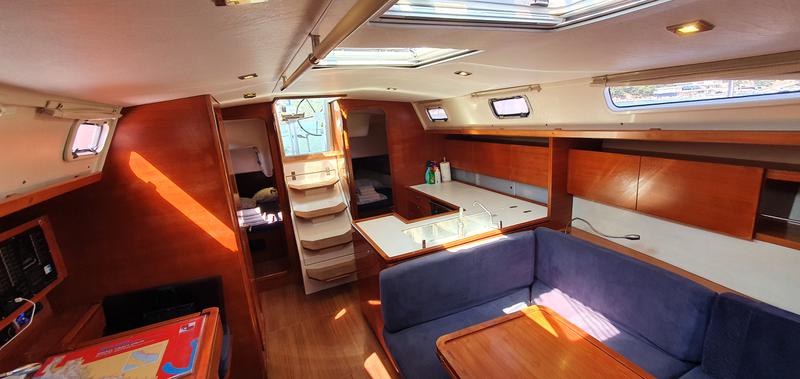 Book yachts online - sailboat - Salona 44 - Samoa, New regatta sails - rent