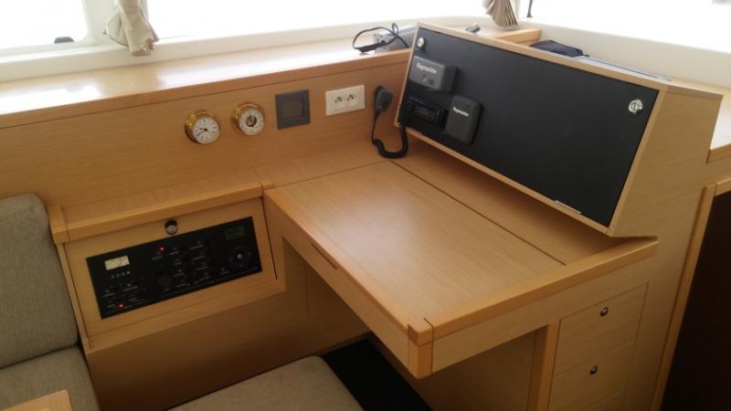 Book yachts online - catamaran - Lagoon 400 S2 - Trixi - rent