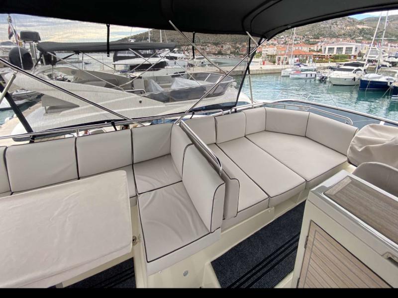 Book yachts online - motorboat - Monte Carlo 5 - Sundowner - rent