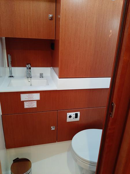 Book yachts online - sailboat - Bavaria C45 (3 + 3) - Kritias - rent