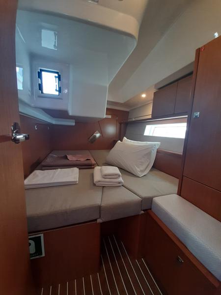 Book yachts online - sailboat - Bavaria C45 (3 + 3) - Kritias - rent