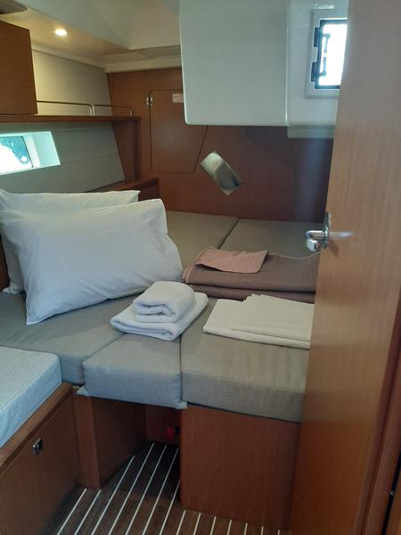 Book yachts online - sailboat - Bavaria C45 (3 + 3) - Kritias - rent