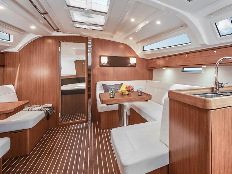 Book yachts online - sailboat - Bavaria 41 Cruiser - Nafsika - rent