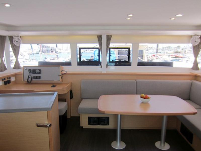 Book yachts online - catamaran - Lagoon 450 S - Anabella - rent