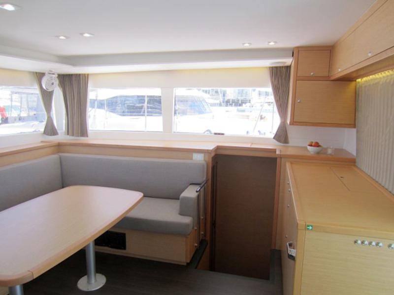 Book yachts online - catamaran - Lagoon 450 S - Anabella - rent