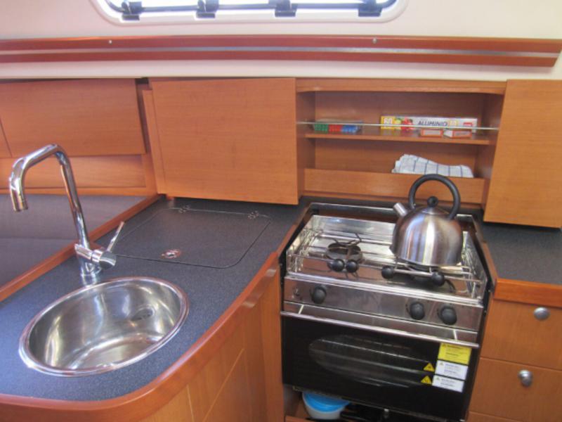 Book yachts online - sailboat - Hanse 325 - Aurelia - rent