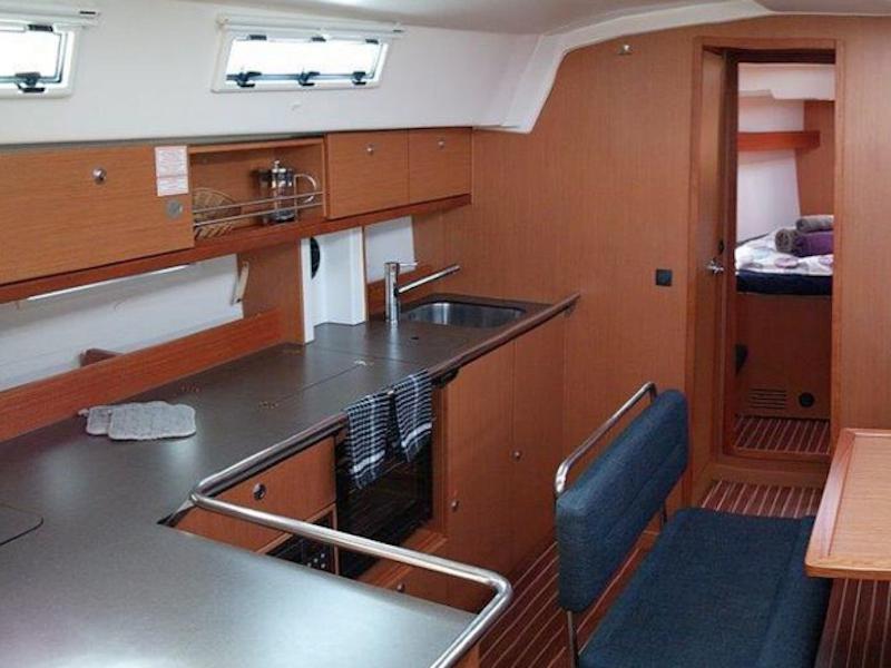 Book yachts online - sailboat - Bavaria Cruiser 45 - Alena - rent