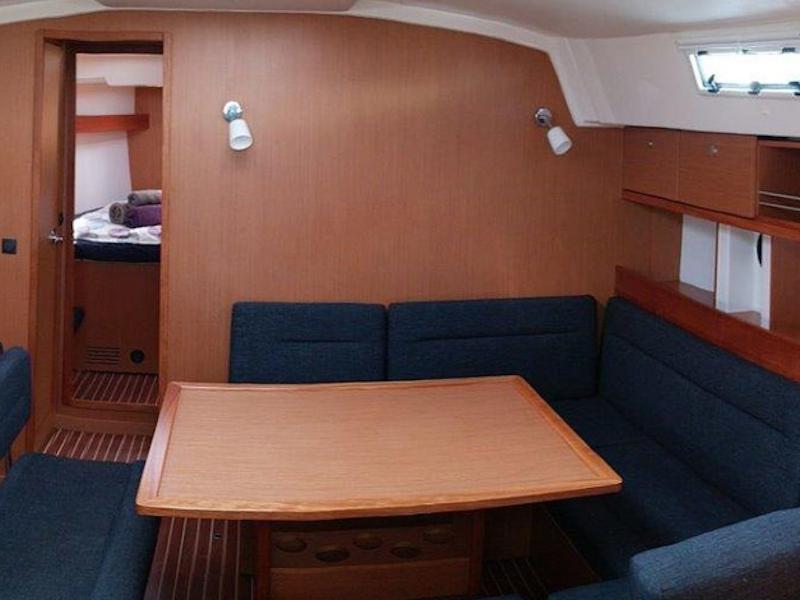 Book yachts online - sailboat - Bavaria Cruiser 45 - Alena - rent