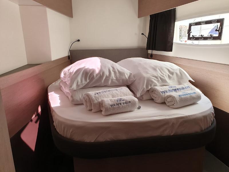 Book yachts online - catamaran - Astréa 42 - Discordia - rent